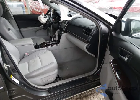 2014 Toyota Camry Xle V6 z USA, uszkodzony, nr VIN 4T1BK1FK2EU540902